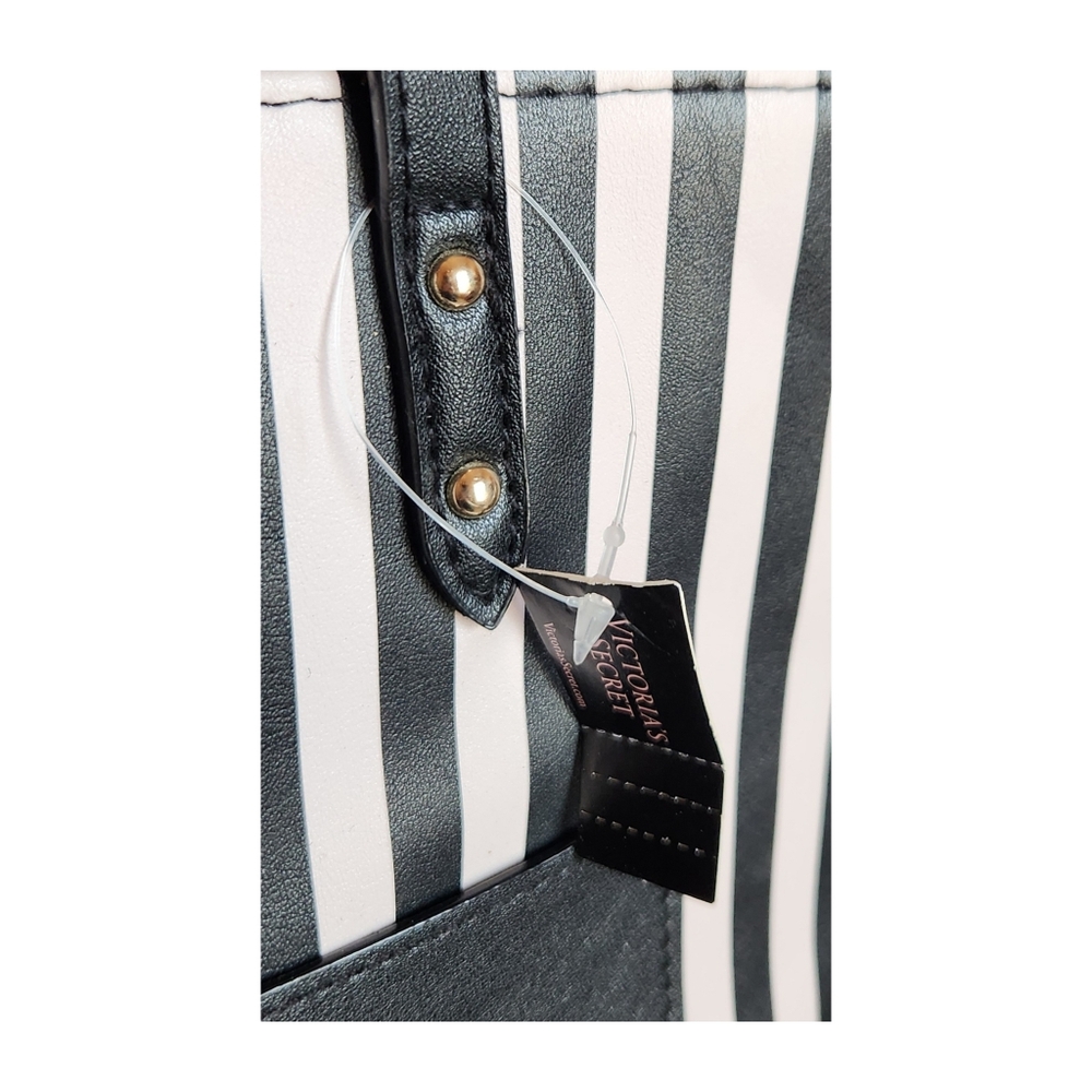 NWT Victoria's Secret Striped Weekender Bag - Picture 3 of 9